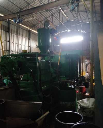 Vandorn Demag 550 Ton Injection Moulding Machine-3